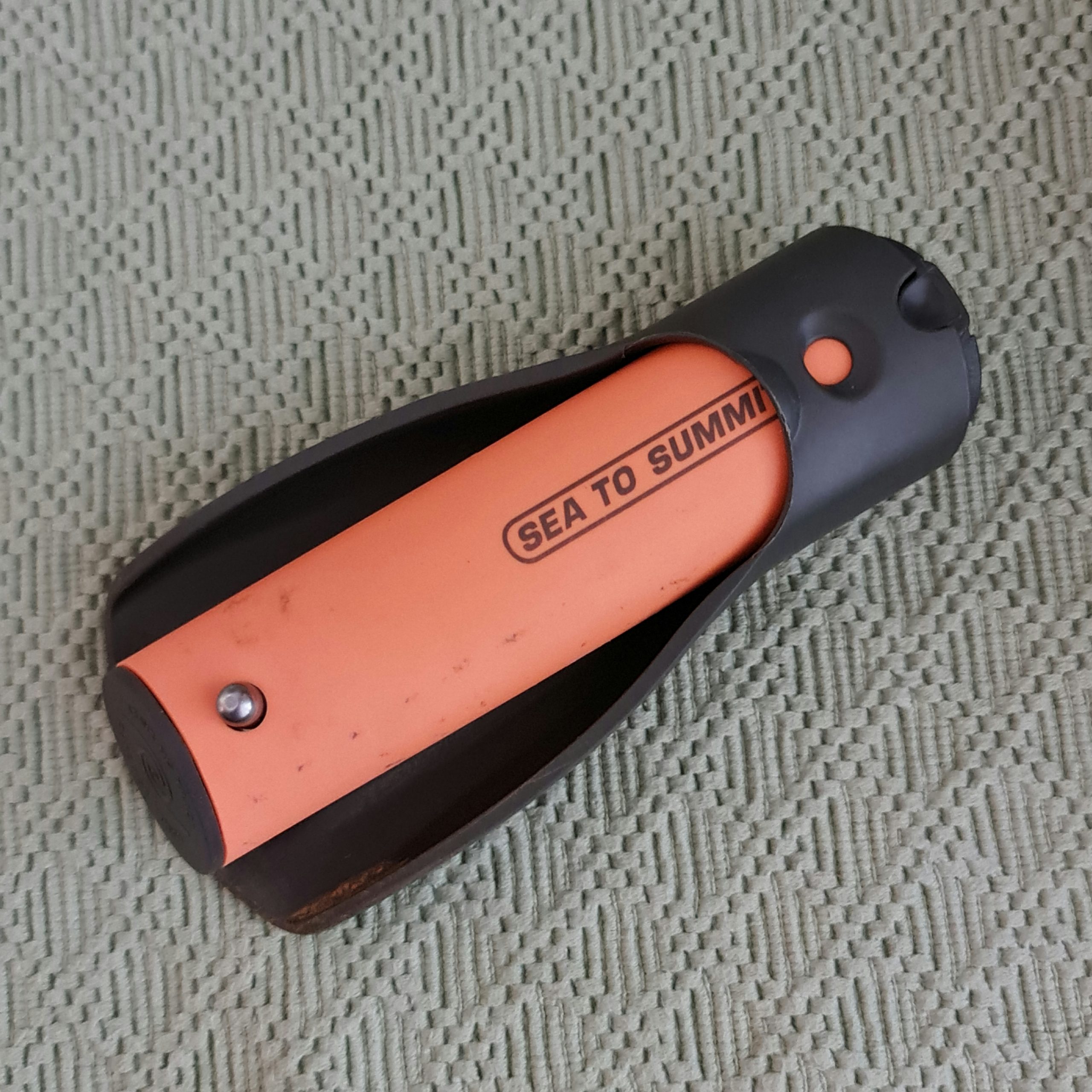 The delicate matter of peeing and pooping on the trail mountain paths